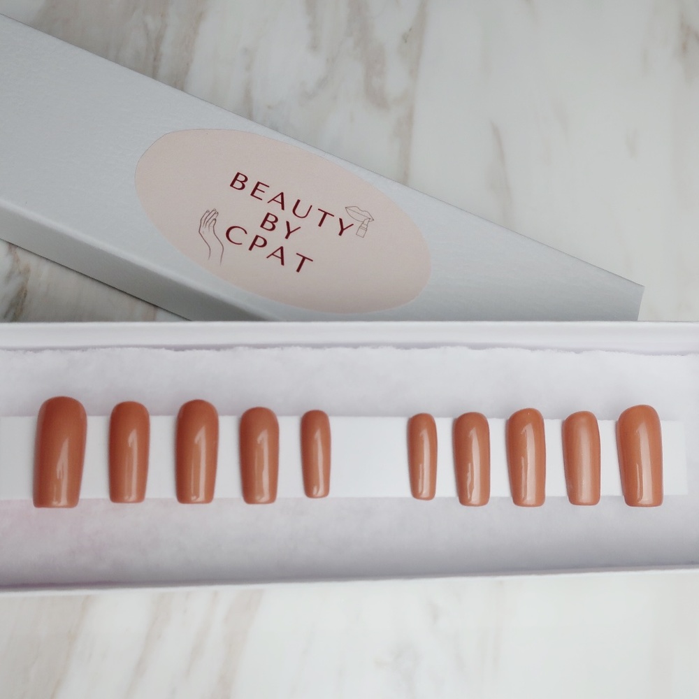LUXURY PRESS ON NAILS